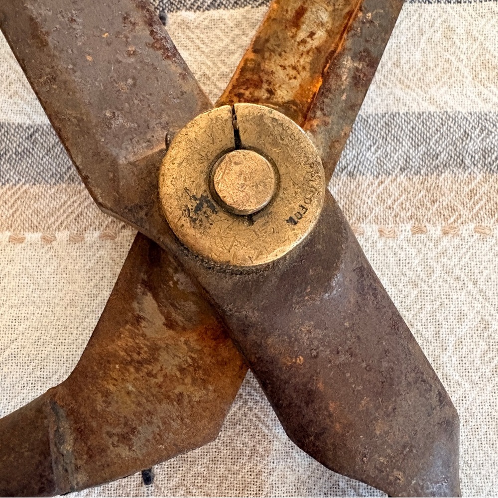 Antique J Wiss & Sons Tailor Seamstress Scissors Shears 1900s Unrestored Steel - Picture 9 of 12